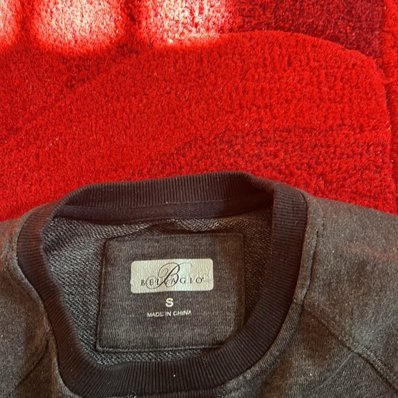 Women's Bellagio Sweatshirt in size small - Picture 3 of 4